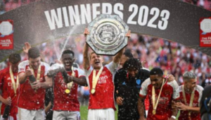 Arsenal win Community Shield