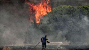 First Round of BMW Championship Delayed by Weather, Players Prepare for Inclement Conditions - 2 Behchoko Yellowknife Wildfire Rages-1